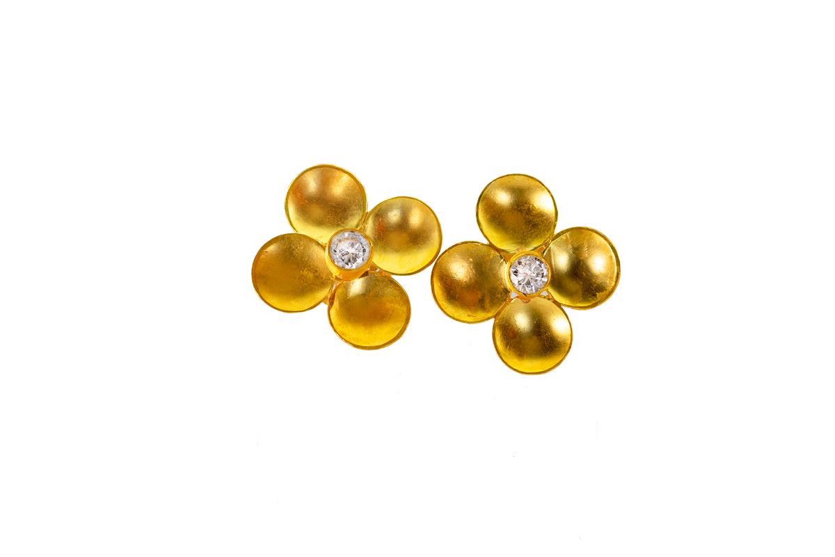 22k gold large flower earring with center diamond