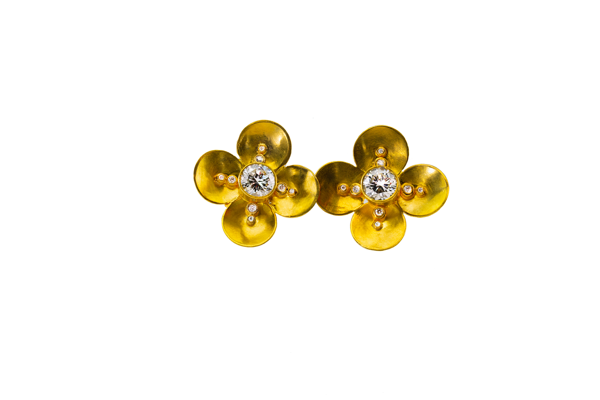 Large flower earrings with diamond granules